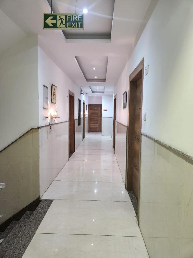 Ambe By Ambience Delhi Igi Airport Hotel 3*